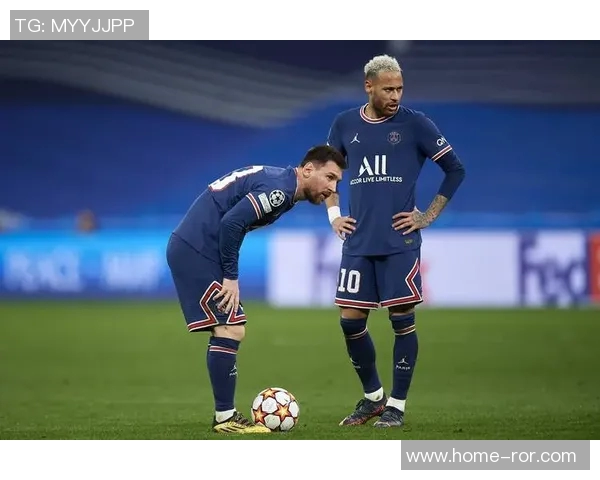 埃利奥特社媒展示梅西内马尔球星卡揭示足球价值与传奇地位